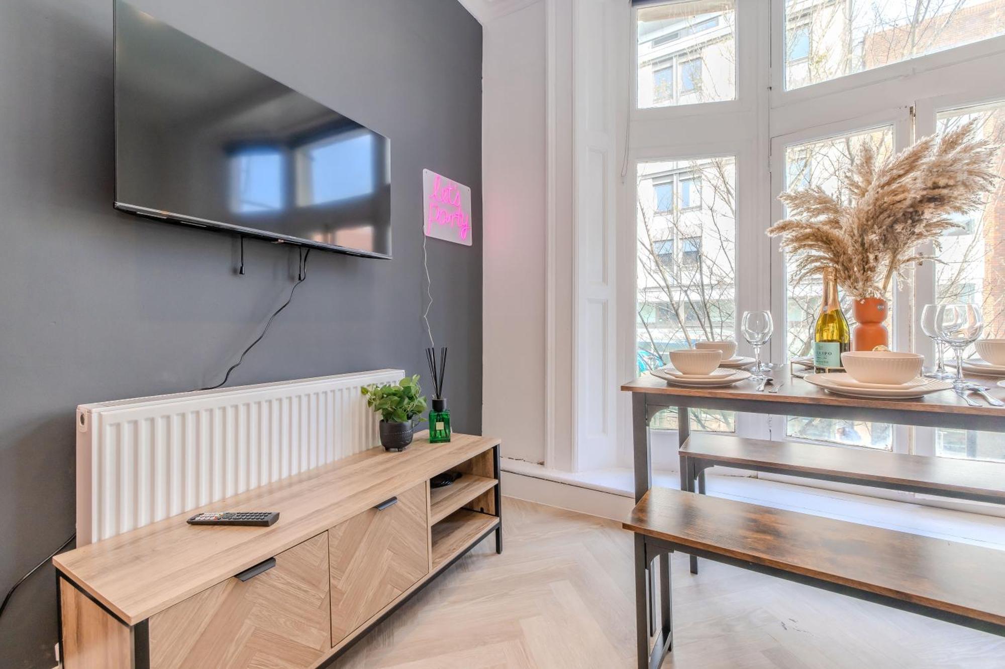 2 Bedroom Flat Next To Brighton Station & Beach I Sleep 8 Guests Bagian luar foto